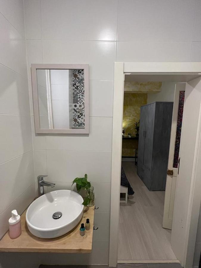 Quiet Ensuite Budget Twin Room Слима Экстерьер фото