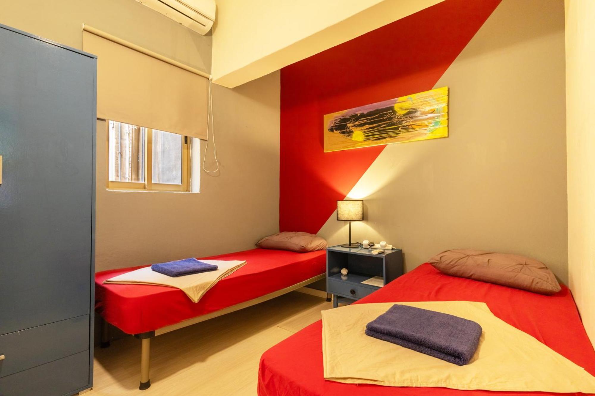 Quiet Ensuite Budget Twin Room Слима Экстерьер фото